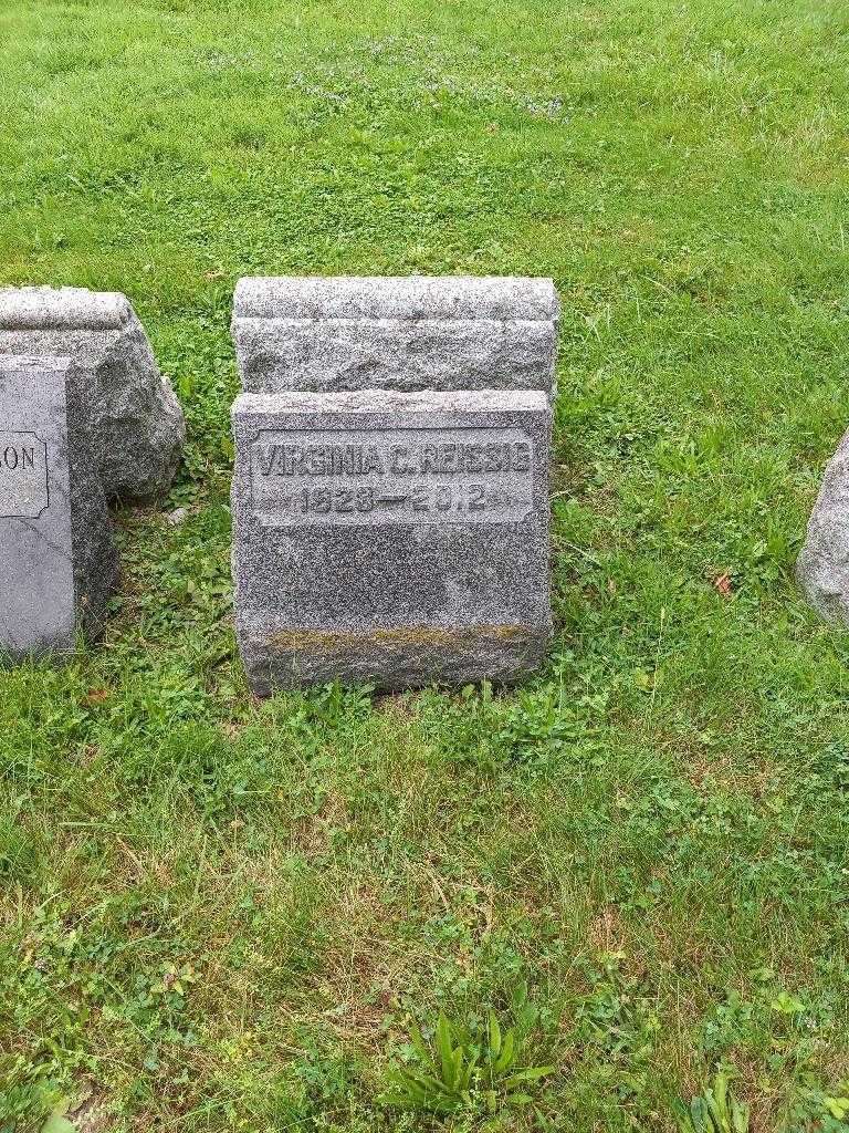 Virginia C. Castro Reissig's grave. Photo 2