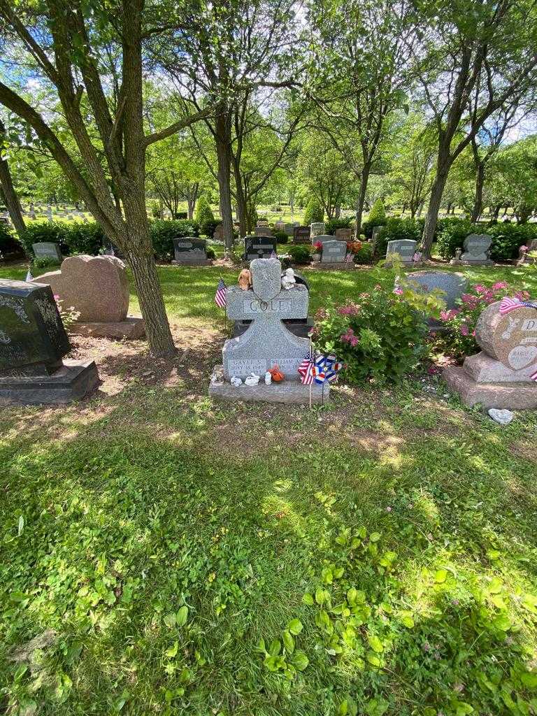 William A. Cole Junior's grave. Photo 1