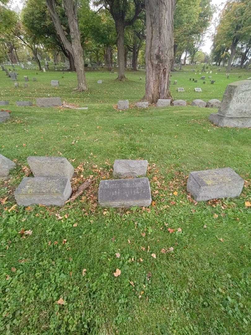 Harriet H. Blossom's grave. Photo 1