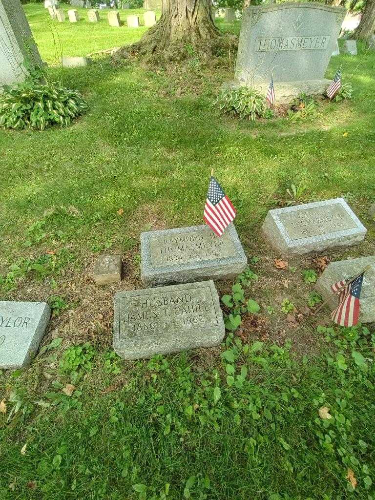 James T. Cahill's grave. Photo 1