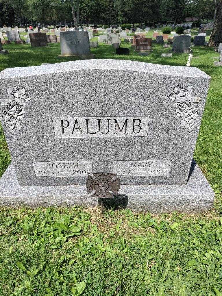 Mary Palumb's grave. Photo 3