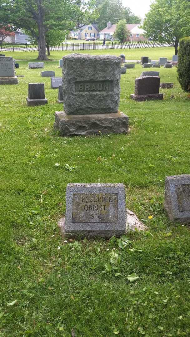 Frederick G. Obrist's grave. Photo 2