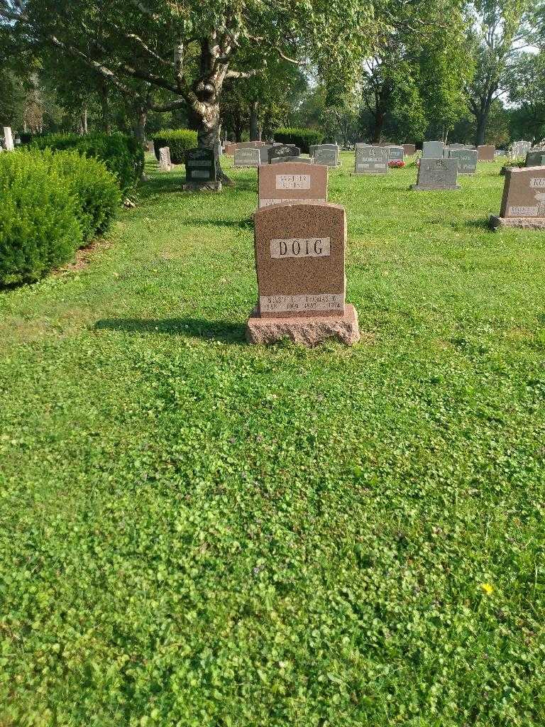 Thomas B. Doig's grave. Photo 1