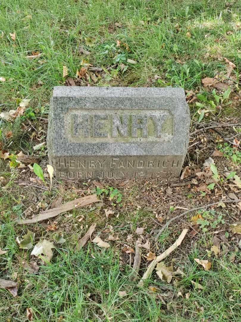 Henry Fandrich's grave. Photo 3