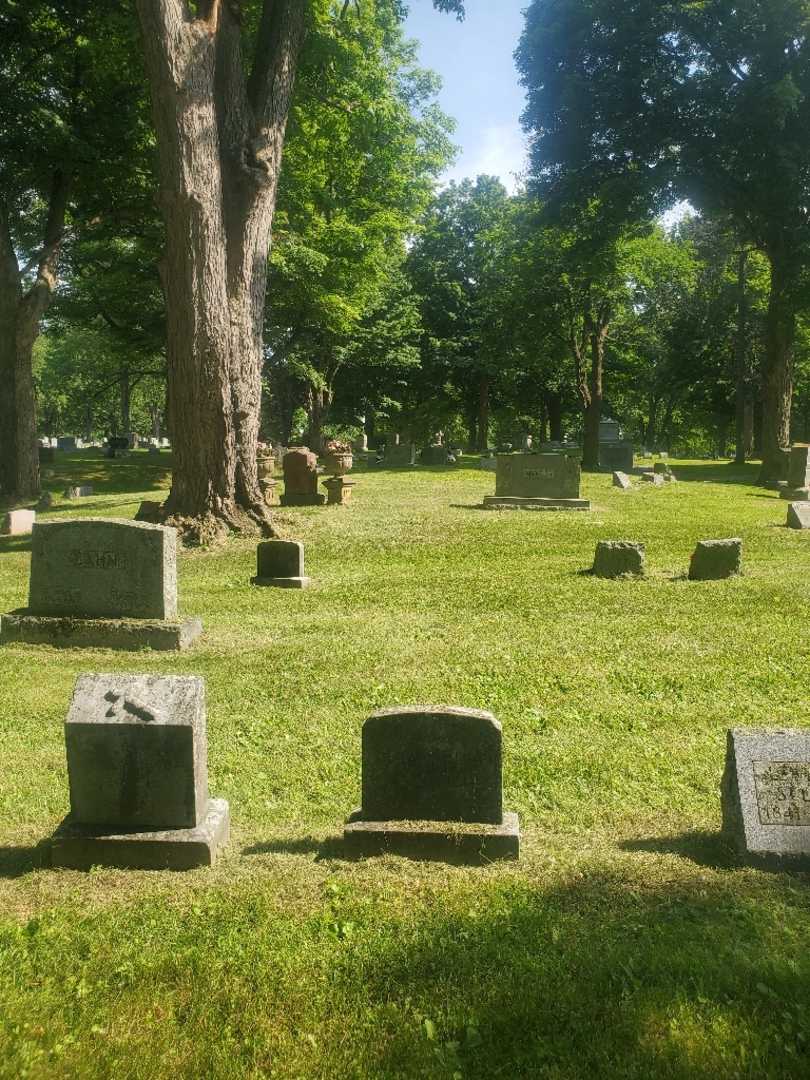 Olga A. Rieger Ruger's grave. Photo 1