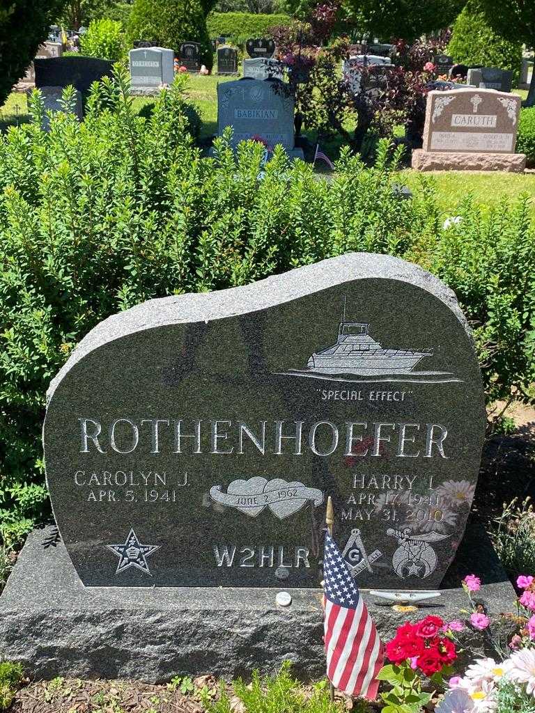Harry L. Rothenhoefer's grave. Photo 3