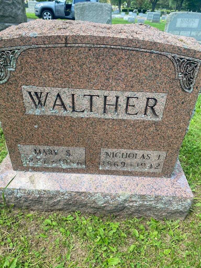 Mary S. Walther's grave. Photo 3