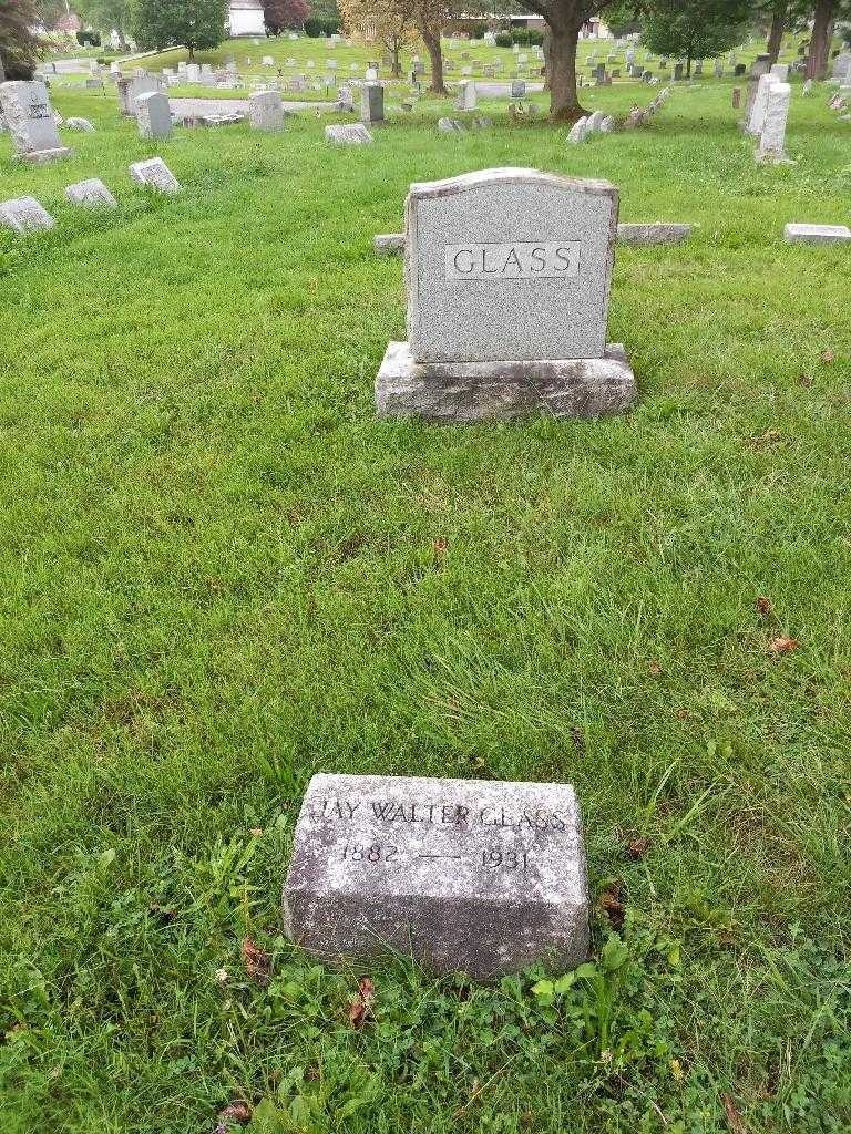 Jay Walter Glass's grave. Photo 3