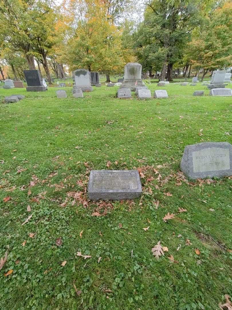 George W. Remaw's grave. Photo 1