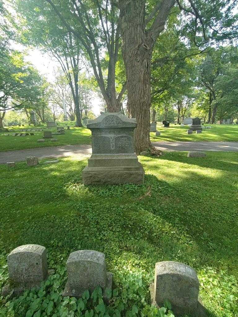 Laura Christman's grave. Photo 1