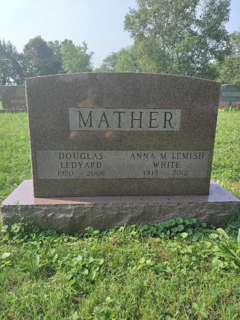 Douglas Ledyard Mather's grave. Photo 2