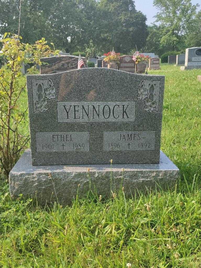 Ethel Yennock's grave. Photo 2