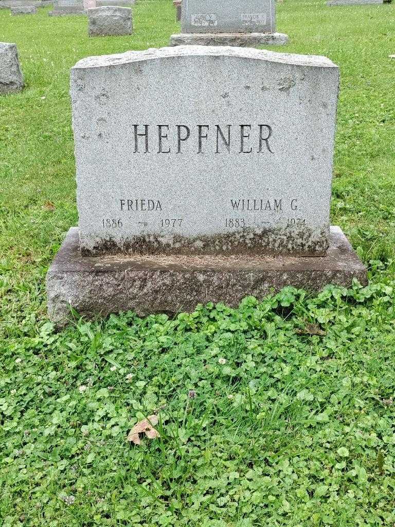 Raymond F. Hepfner's grave. Photo 2