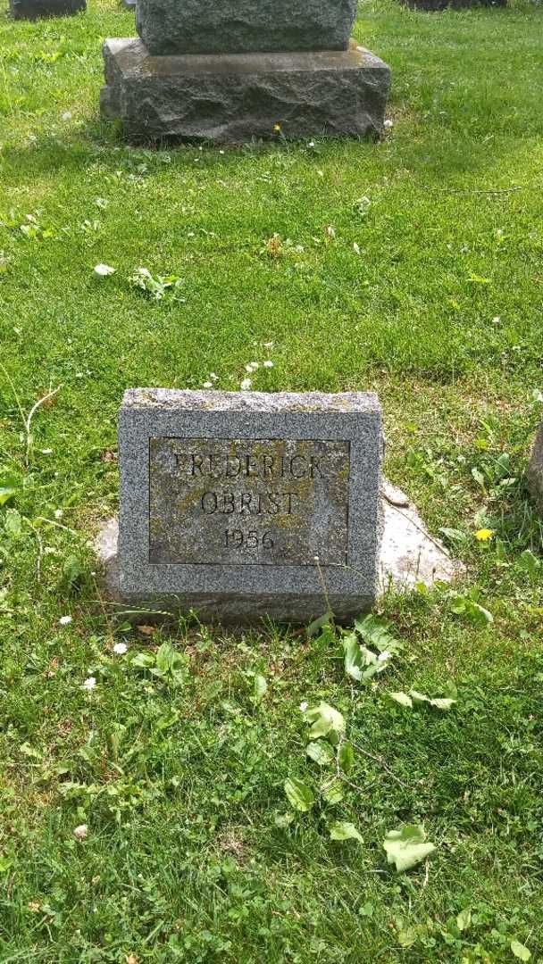 Frederick G. Obrist's grave. Photo 3