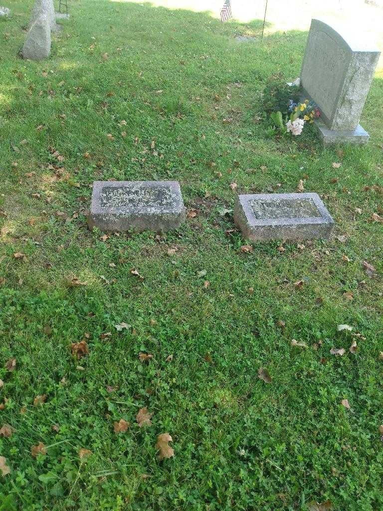 Dorothy N. Jones's grave. Photo 1