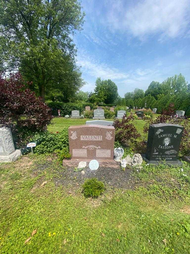 Mary Ann Valenti's grave. Photo 1