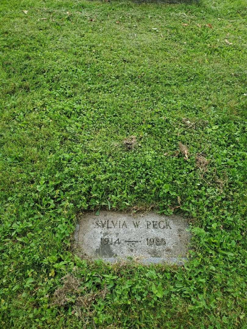 Sylvia W. Peck's grave. Photo 3