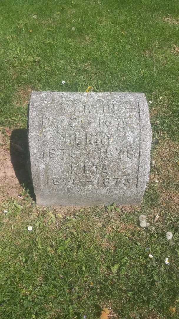 Henry Oberlander's grave. Photo 3