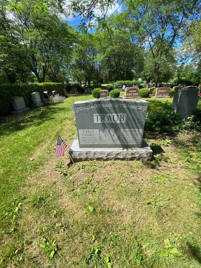 Earle Lathrop Traub's grave. Photo 1