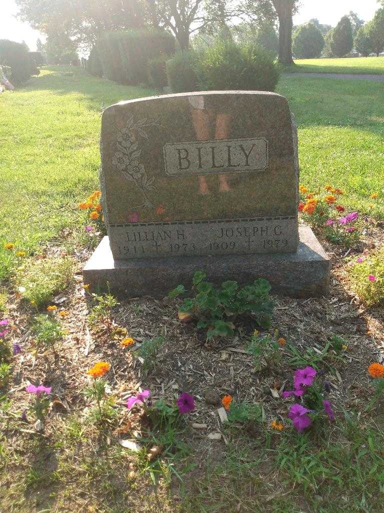 Lillian H. Billy's grave. Photo 3