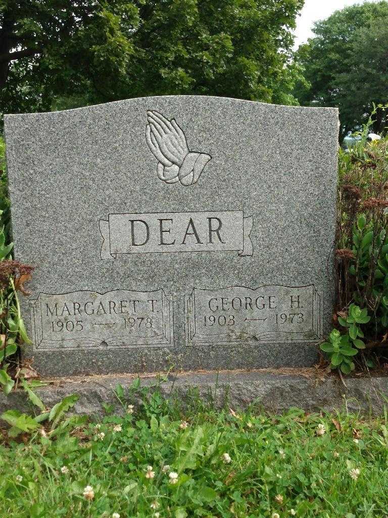 George T. Dear's grave. Photo 3