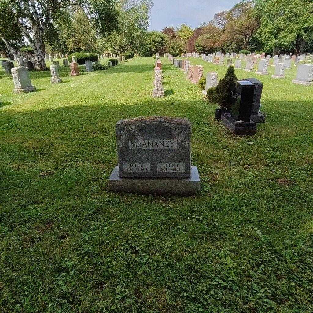 Lois D. McAnaney's grave. Photo 2