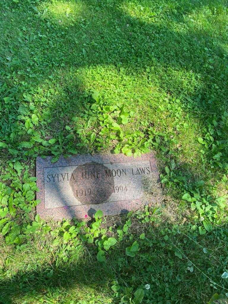 Sylvia June Moon Laws's grave. Photo 2