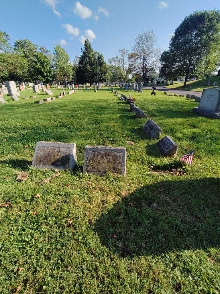 Margaret Pabst Saam's grave. Photo 2