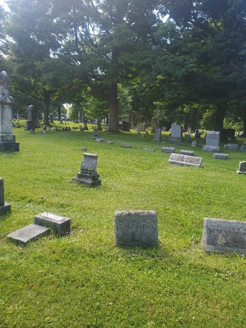 Harry Latter's grave. Photo 2