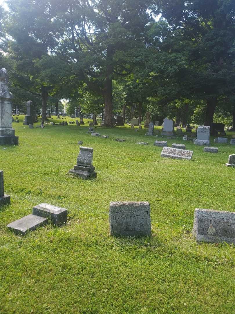 Harry Latter's grave. Photo 1