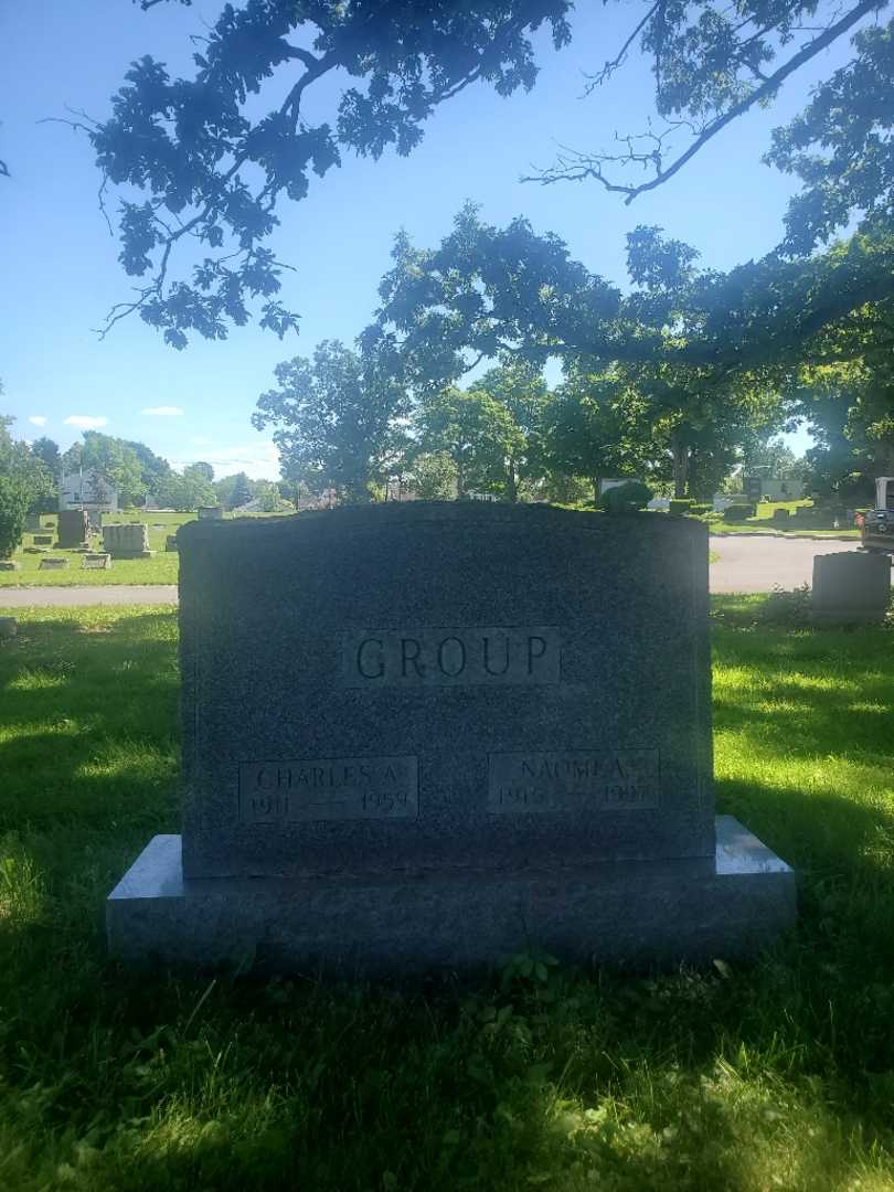 Naomi A. Group's grave. Photo 2