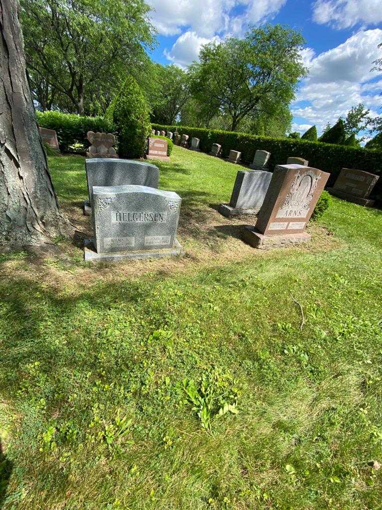 Carl B. Helgersen's grave. Photo 1