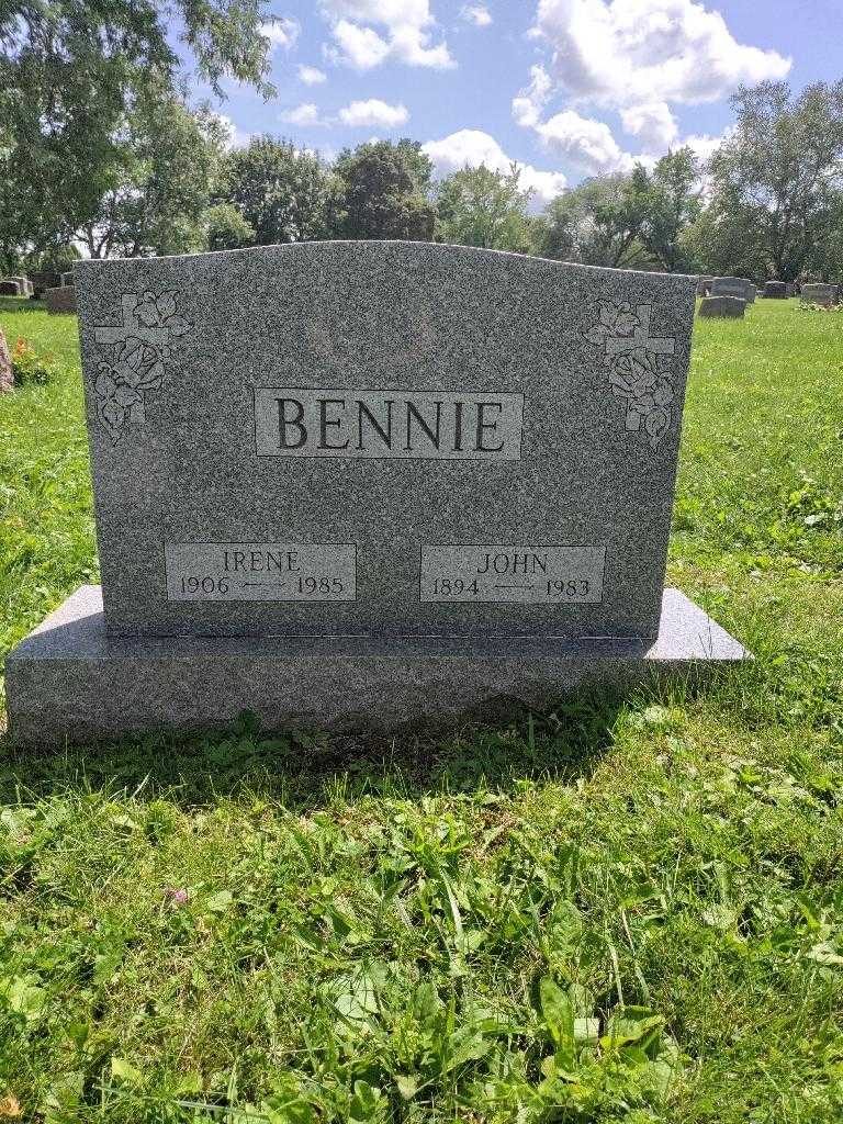 Irene Bennie's grave. Photo 2