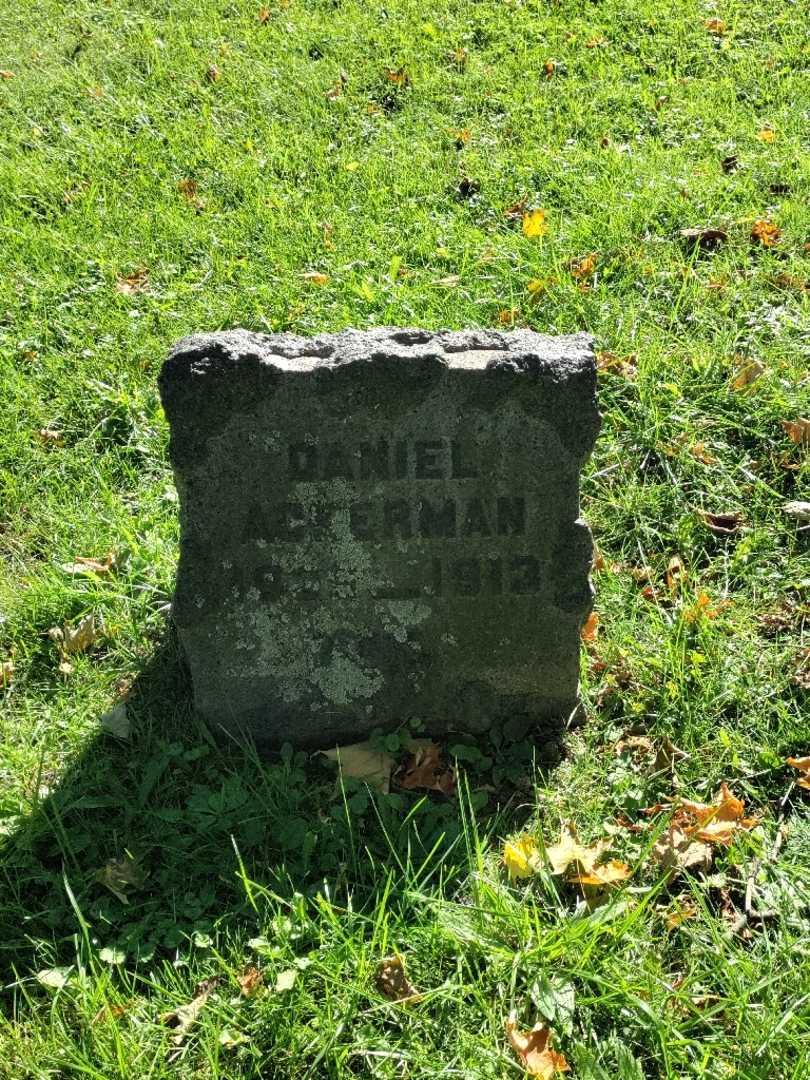 Daniel Ackerman's grave. Photo 2