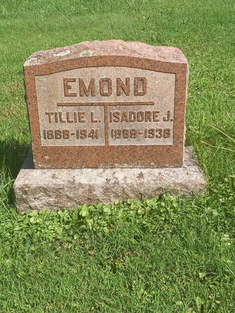 Isadore J. Emond's grave. Photo 2