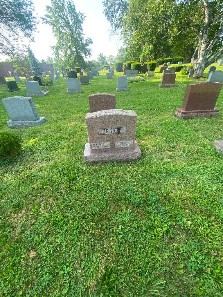 Marion D. Tryon's grave. Photo 1