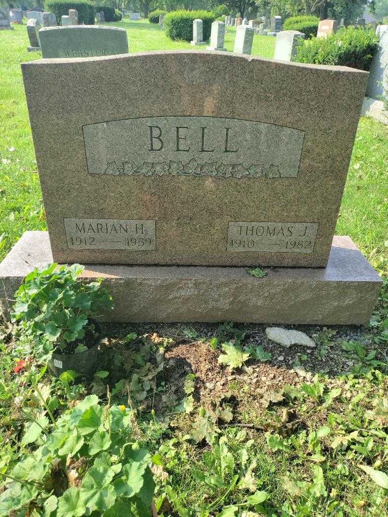 Marian H. Bell's grave. Photo 1