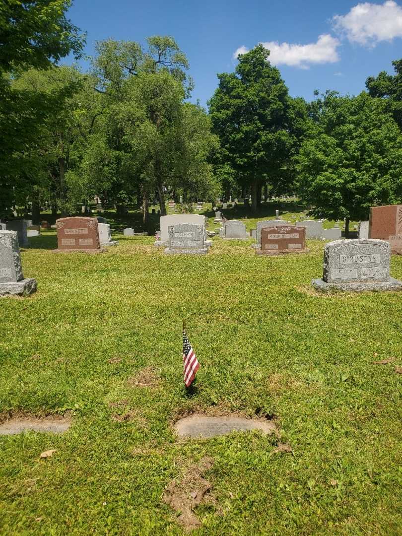 Sergeant Peter K. Frew's grave. Photo 1