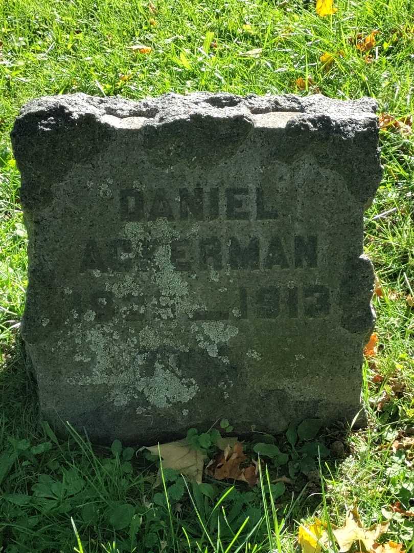 Daniel Ackerman's grave. Photo 3
