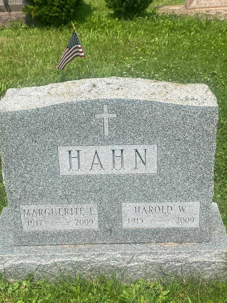 Harold W. Hahn's grave. Photo 3