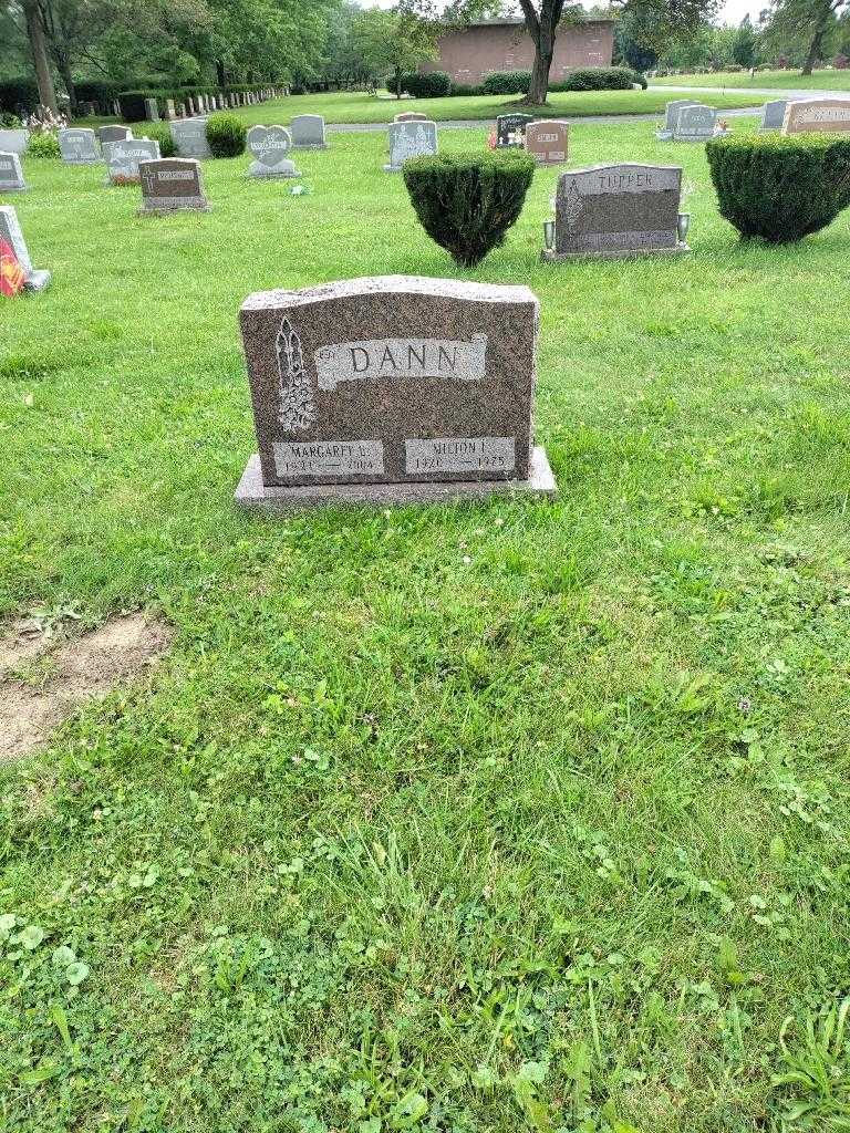 Milton F. Dann's grave. Photo 1