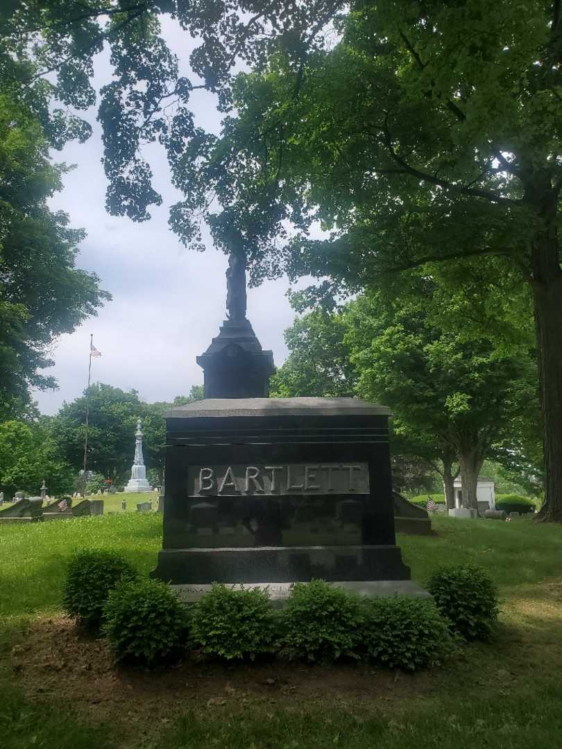 Diana N. Bartlett's grave. Photo 1
