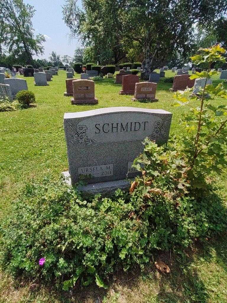 Ursela M. Schmidt's grave. Photo 2