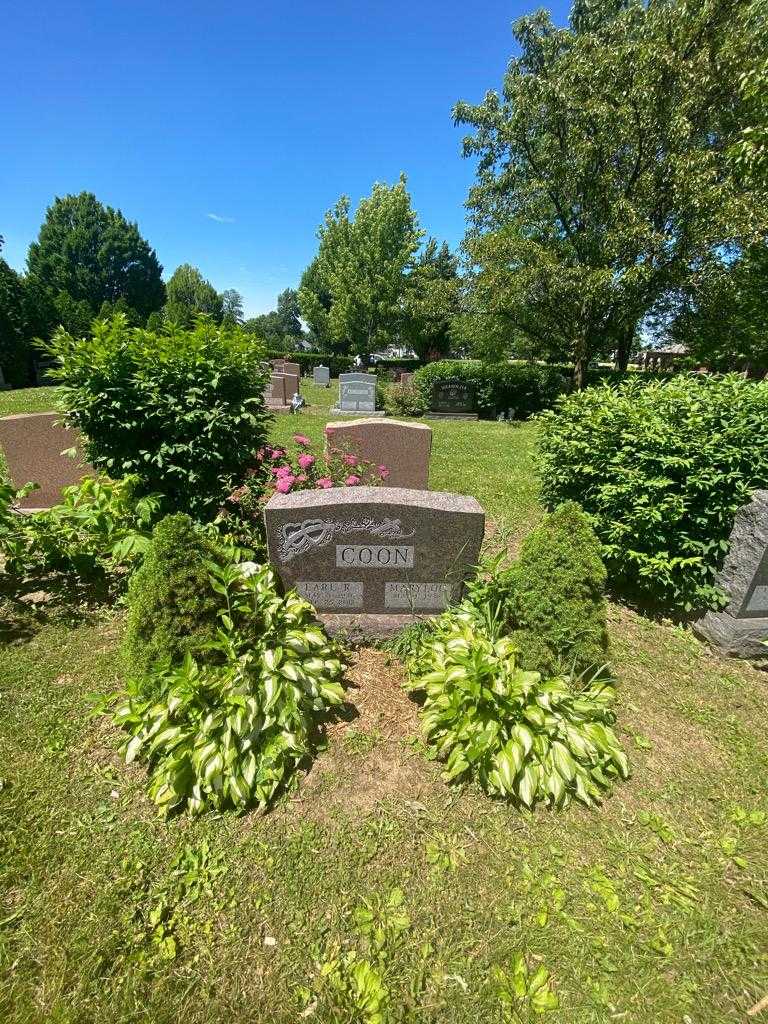 Earl R. Coon's grave. Photo 1