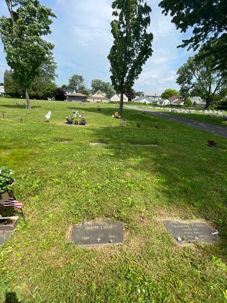 Gladys I. Dair's grave. Photo 1