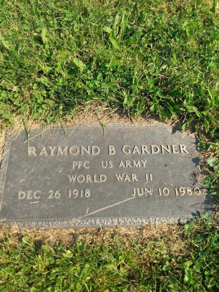 Raymond B. Gardner's grave. Photo 3