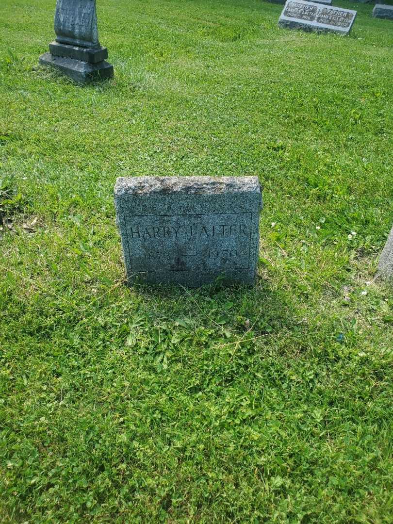 Harry Latter's grave. Photo 3