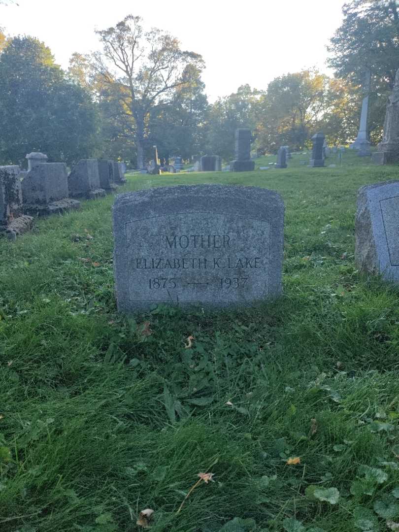 Elizabeth K. Lake's grave. Photo 2