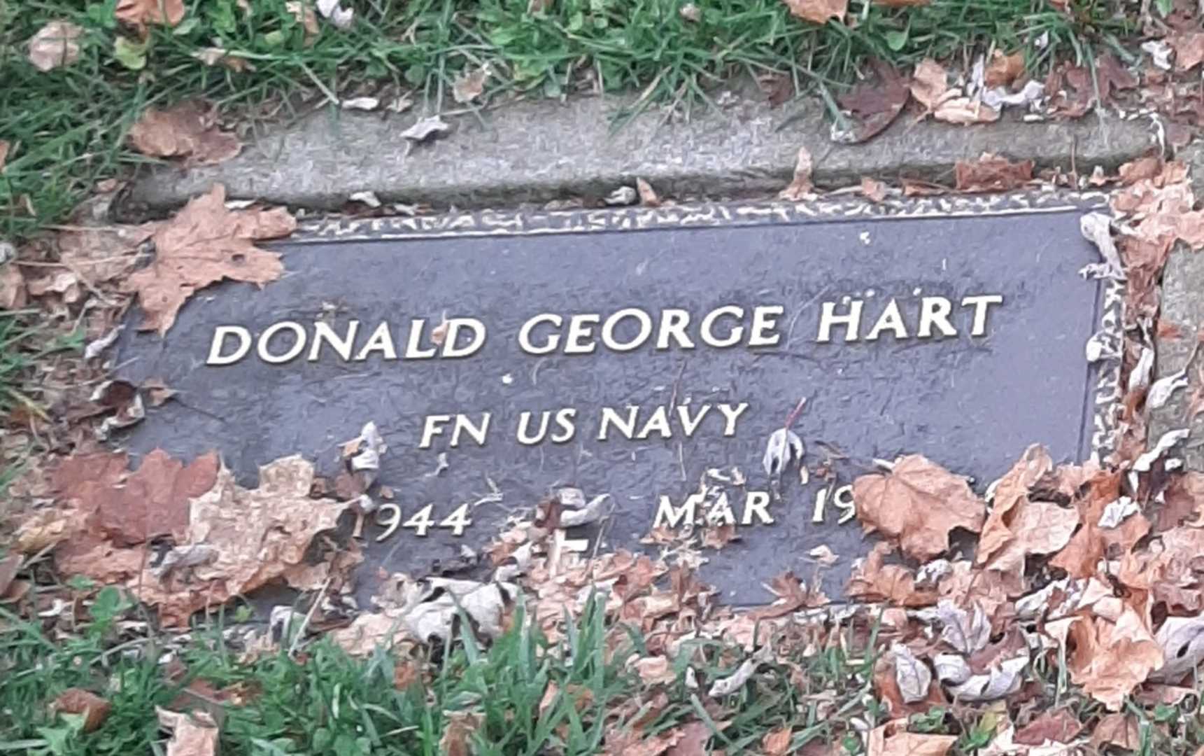 Donald George Hart's grave. Photo 6
