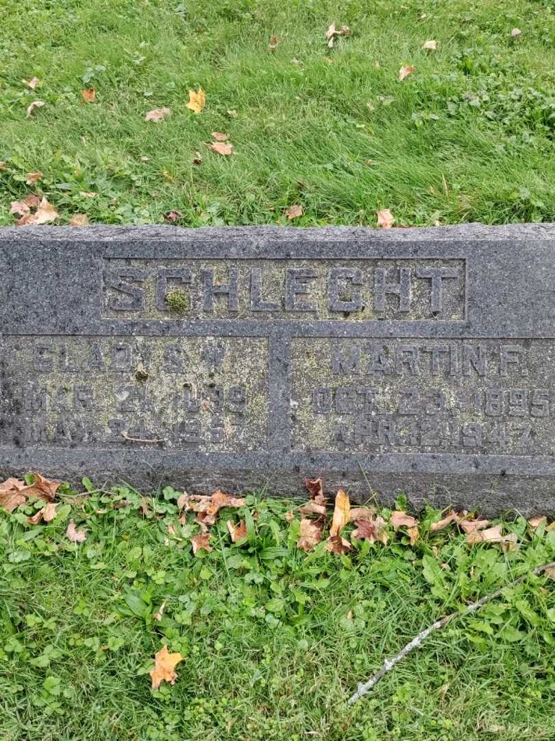 Martin F. Schlecht's grave. Photo 3